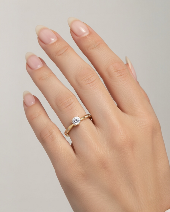 Anel Delicate com zircônias