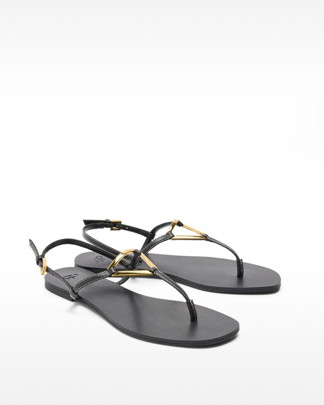 Flat sandal with straps, Parfois brand.