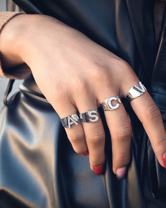 Anel Delicate com Inicial Personalizada e Zircônia - Ajustável - GB Portugal