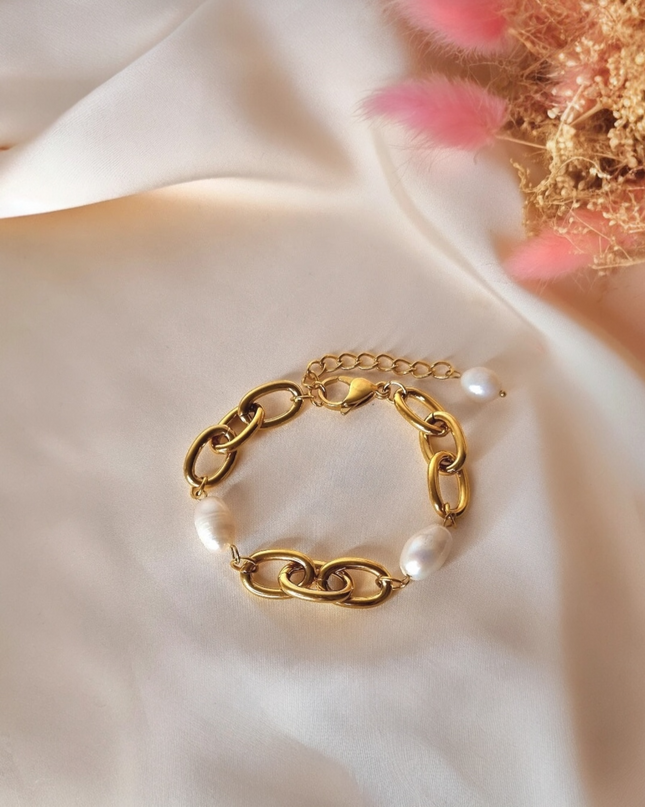 Pearl Reverie bracelet, stainless steel. 