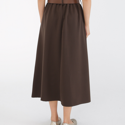 Saia midi com cinto e bolsos