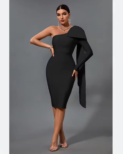 Vestido assimétrico com laço