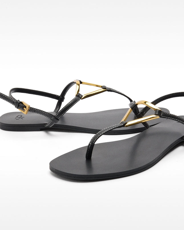 Flat sandal with straps, Parfois brand.