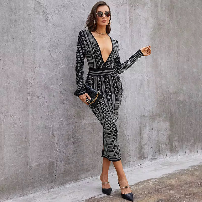 Vestido preto com lantejoulas prateadas