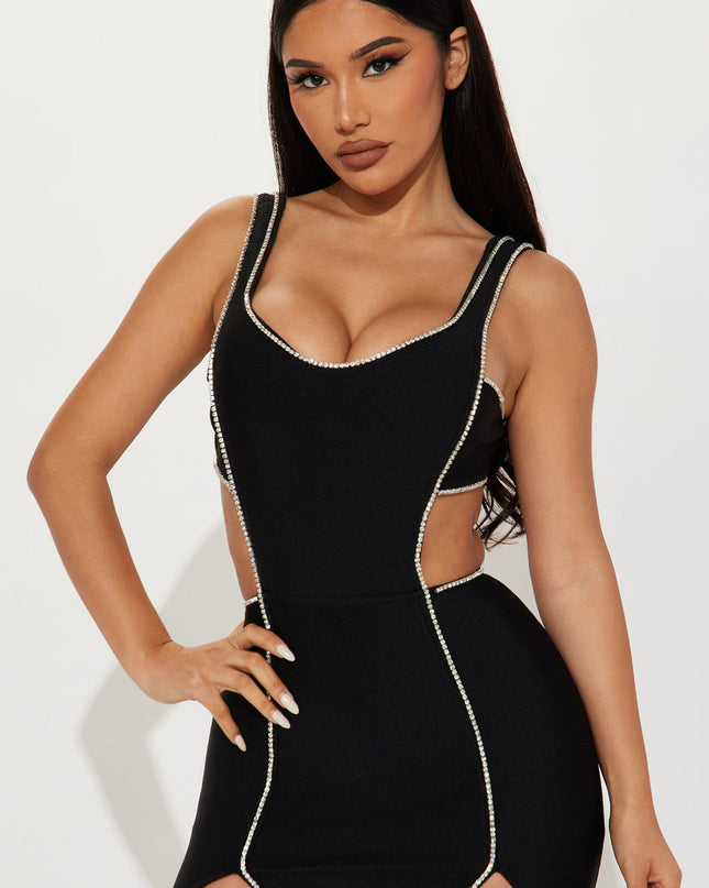 Vestido longo preto com fenda