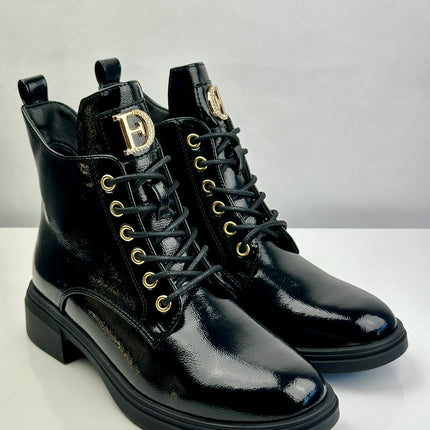 Bota militar de verniz com aplicação -Preto