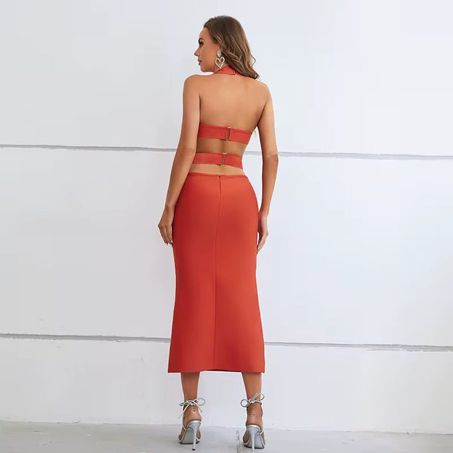 Vestido vermelho com detalhes em cetim - em tecido bandagem
