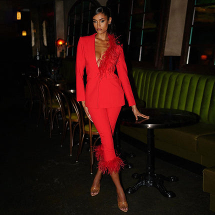 Miss Circle red set with feathers