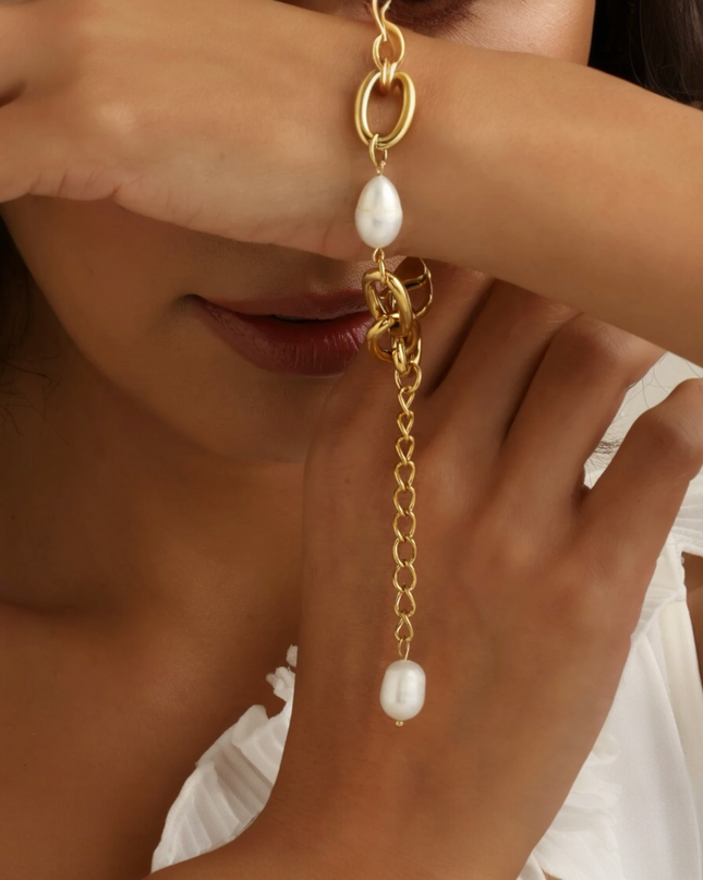 Pearl Reverie bracelet, stainless steel. 
