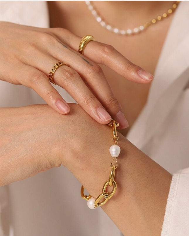 Pearl Reverie bracelet, stainless steel. 