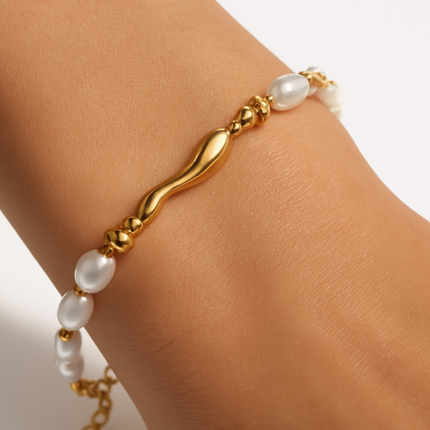 Stainless steel bracelet with water beads.