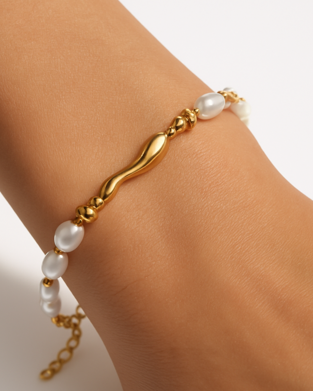 Stainless steel bracelet with water beads.
