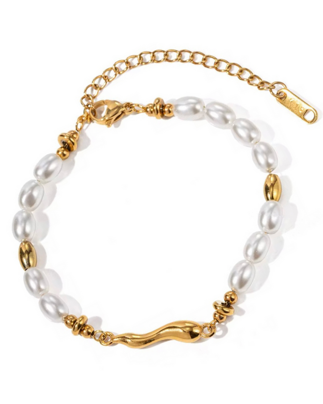 Tahlia Bracelet in Gold and Pearl